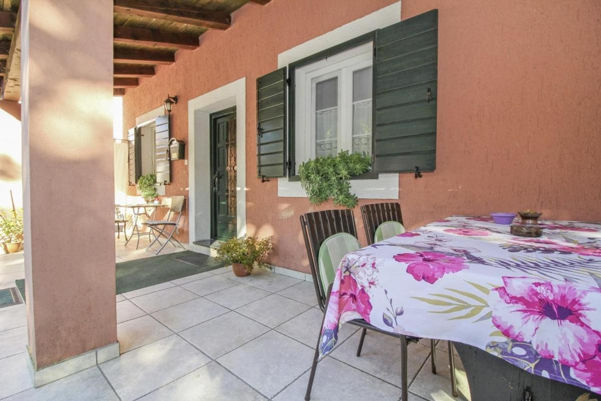 Dalibor in Jakačići - Haus für 2-4 Personen Gračišće Exterior foto